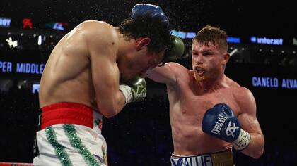 Los tres jueces de la pelea dieron como ganador al jalisciense Álvarez por 120-108 y alcanza ahora una marca de 49-1-1