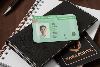 Los tres motivos por los que los residentes permanentes pueden perder su green card por abandono