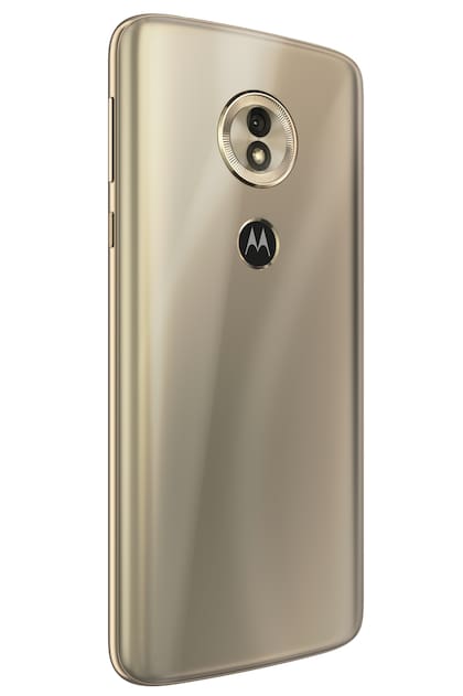 Los tres Moto G6 comparten el mismo diseño, pero en el caso del Play la cubierta trasera es de plástico; los otros dos modelos usan vidrio