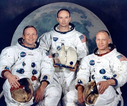 Los tripulantes de la misión Armstrong, Collins y Aldrin. Fuente: Wikipedia.