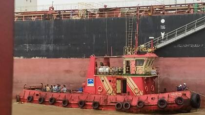 Los tripulantes del buque Nirvana fueron repatriados tras pasar meses en el mar, pero siguen esperando el pago de sus salarios.