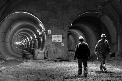 Los túneles bajo la avenida Alem están terminados y para junio estarán listas las estaciones