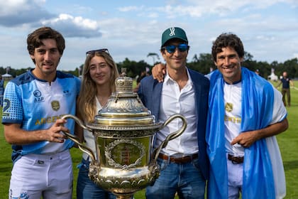 Los Ulloa junto a Leandro Infantino y su hija Pilar.