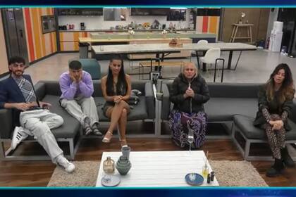 Los últimos cinco participantes del certamen son Luz, Tato, Ulises, Selva y Eugenia