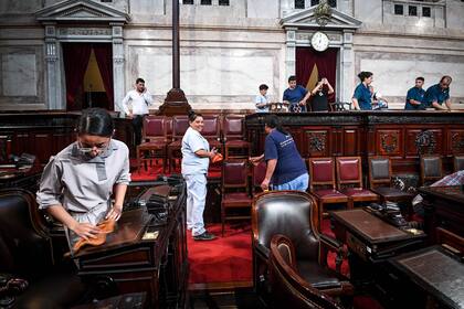 Los últimos retoques en el recinto del Senado antes del traspasopresidencial