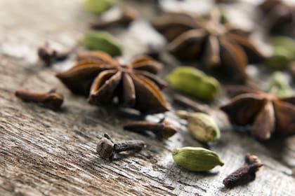 Los ungüentos elaborados con especias, aplicados sobre la piel, funcionan como energizantes naturales