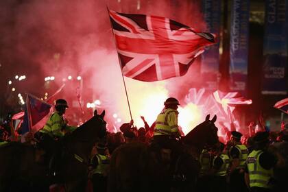 Los unionistas salieron a festejar en las calles la frustrada independencia de Escocia