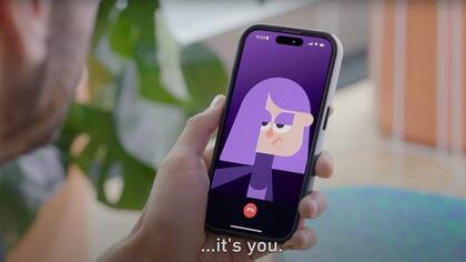 Los usuarios ahora pueden hablar directamente con el personaje Lilly, usando una de las nuevas funciones de Duolingo.