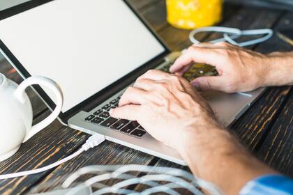 Los usuarios de Uscis podrían experimentar interrupciones en el sistema por mantenimiento del sistema CRIS