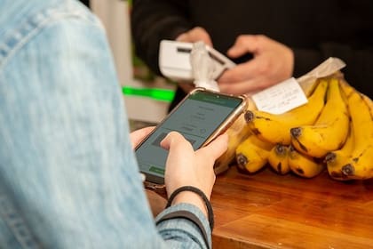 Los usuarios que tengan Cuenta DNI, la billetera virtual del Banco Provincia tendrán este mes un 40% de ahorro en comercios vinculados con universidades bonaerenses