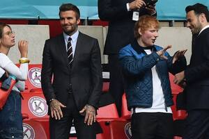Beckham apareció en el partido de Inglaterra y las redes estallaron: ¿no envejece?