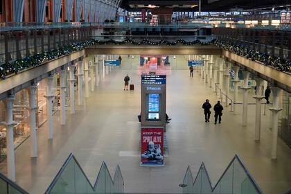 La estación del tren Eurostar en Londres, un páramo en soledad