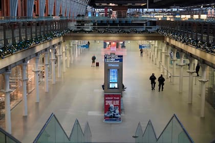 La estación del tren Eurostar en Londres, un páramo en soledad
