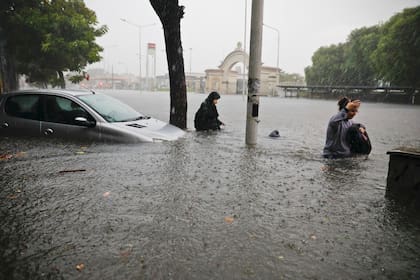 Los vecinos de Avellaneda sufrieron las consecuencias del fuerte temporal y las precipitaciones que castigaron al AMBA en los últimos días