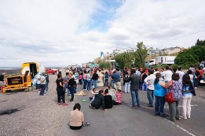 Los vecinos de Caleta Olivia reclaman que no hay respuestas de las autoridades