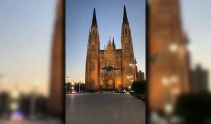 Los vecinos de la zona registraron el momento en el que el helicóptero desciende