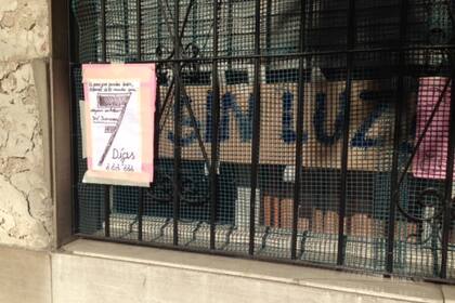 Los vecinos están hartos de vivir sin luz