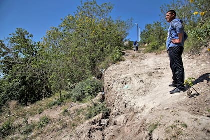 Los vecinos están preocupados por el avance de la fisura y la escasa respuesta de las autoridades