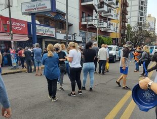 Los vecinos se manifestaron y pidieron justicia por el kiosquero asesinado en Ramos Mejía