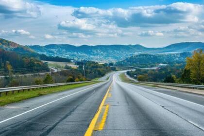 Los vehículos comerciales son los más afectados por estos aumentos (Freepik)