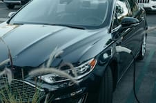 ¿Cuánto dura la batería de un auto híbrido?