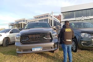 Denunciaron por estafas a una concesionaria de Pilar: pagaron en dólares autos que no les entregaron