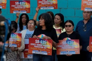 Cómo viven los vendedores ambulantes latinos tras la aplicación de una ley que los beneficia en California