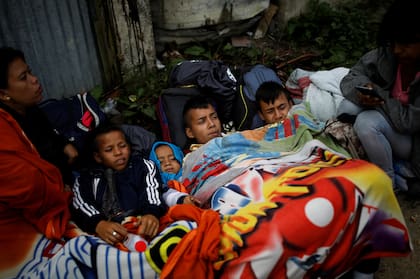 Los venezolanos abandonan el país como pueden en busca de un futuro mejor