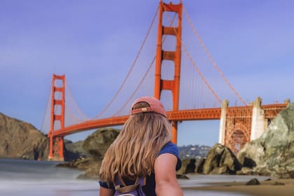 Los viajeros de California que posean green card deben mostrarla a las autoridades a su salida del país