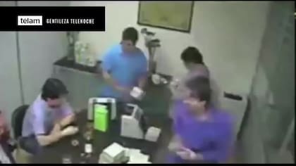 Los videos del recuento de dólares en La Rosadita