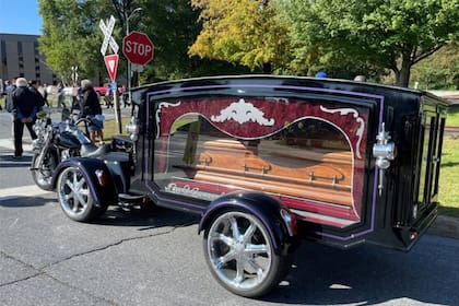 Los visitantes de Reading despidirán definitivamente a Stoneman Willie el próximo sábado, con una sepultura en el cementerio local y la develación de su verdadero nombre