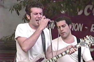 Video inédito: el día que Los Visitantes cortaron la calle de su barrio