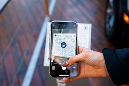 Los visitantes podrán escanear con su celular los diferentes códigos QR y FORDi, el asistente virtual de Ford