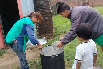Los voluntarios de Cáritas llevarán comida y productos comprados con las donaciones recibidas a las zonas rurales más afectadas de Corrientes.