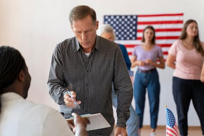 Los votantes ya registrados no deben presentar documentos el día de las elecciones en Nueva York