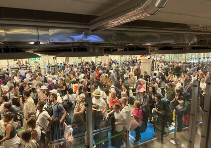 Los vuelos a Europa, obligatoriamente, tenían que pasar por el aeropuerto de Barajas, en Madrid