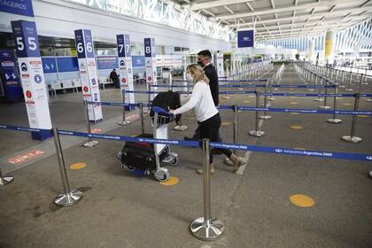 Los vuelos se retomaron en octubre y, en los últimos días, Aerolíneas Argentinas anunció una ampliación en su oferta de destinos internacionales