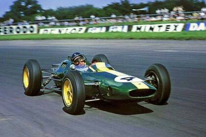 Lotus 25. El primer F1 con chasis monocasco; en 1963, el genial "Escocés volador" Jim Clark arrasó ganando el campeonato de pilotos y de marcas