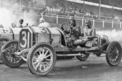Louis Chevrolet batió varios récords de velocidad en autos de carrera