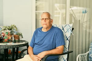 Louis Prevost, el hermano mayor del papa León XIV, en su casa de Port Charlotte, Florida, el 9 de mayo de 2025.