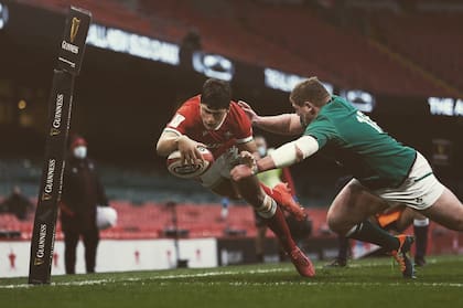 Louis Rees-Zammit juega para Gloucester en la Premiership inglesa y para Gales