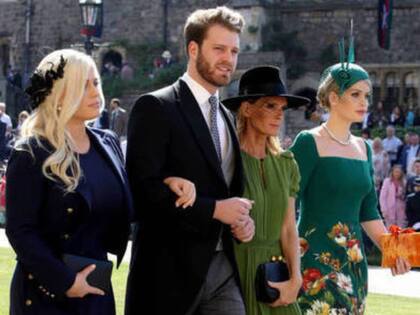 Louis Spencer con su madre y dos de sus hermanas -Eliza y Kitty- en la boda de Harry y Meghan.