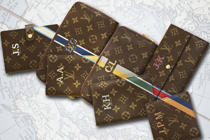 Louis Vuitton cuenta con el servicio Mon Monogram en billeteras, bolsos y carteras