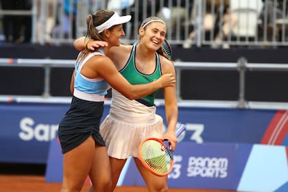 Lourdes Carlé y Julia Riera subieron al podio de singles y también al de dobles: ganaron el bronce