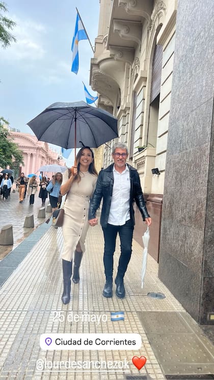 Lourdes Sánchez y el Chato Prada juntos por las calles de Corrientes