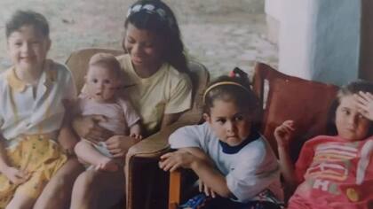 Lourdes y sus primas menores