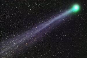 Por qué la cabeza de un cometa puede ser verde pero no su cola