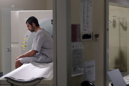 Luca Argentero pasó dos meses investigando el mundo de la medicina en un hospital de Italia para prepararse para su personaje