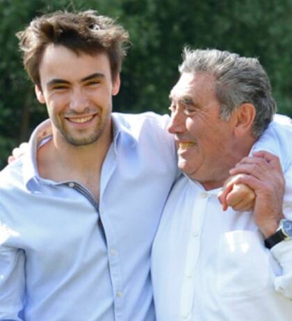 Luca con Eddy Merckx, su famoso abuelo