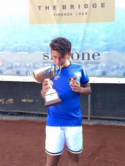 Luca Nardi, ganador en un campeonato juvenil italiano, cuando era entrenado por el argentino Juanda Manevy